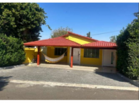 Casa residencial tipo B com 3 quartos e 277m² construída