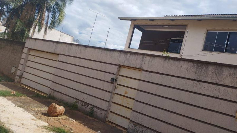 Casa com 7 dorms, 4 banheiros e 251,91m² em Goiânia-GO