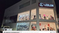 Prédio comercial novo com 3 pavimentos e 826m² de área construída