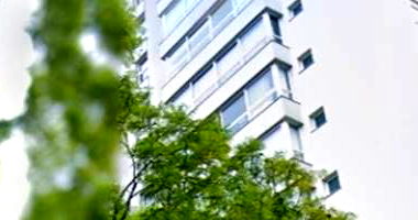 Apartamento com 2 vagas no Edifício Residencial Refuge