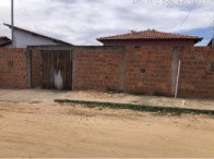 Casa com 2 quartos, 56m² de área privativa, 200m² de terreno