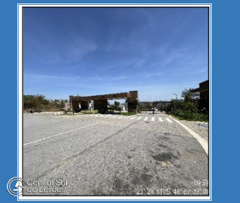 Terreno em Santana de Parnaíba com 723,98m²