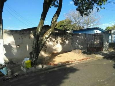 Terreno urbano com residência 1 quarto 1 banheiro 32m² construída