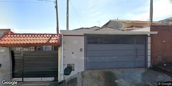 Casa confortável com 175m² e 1 residência em ótima área