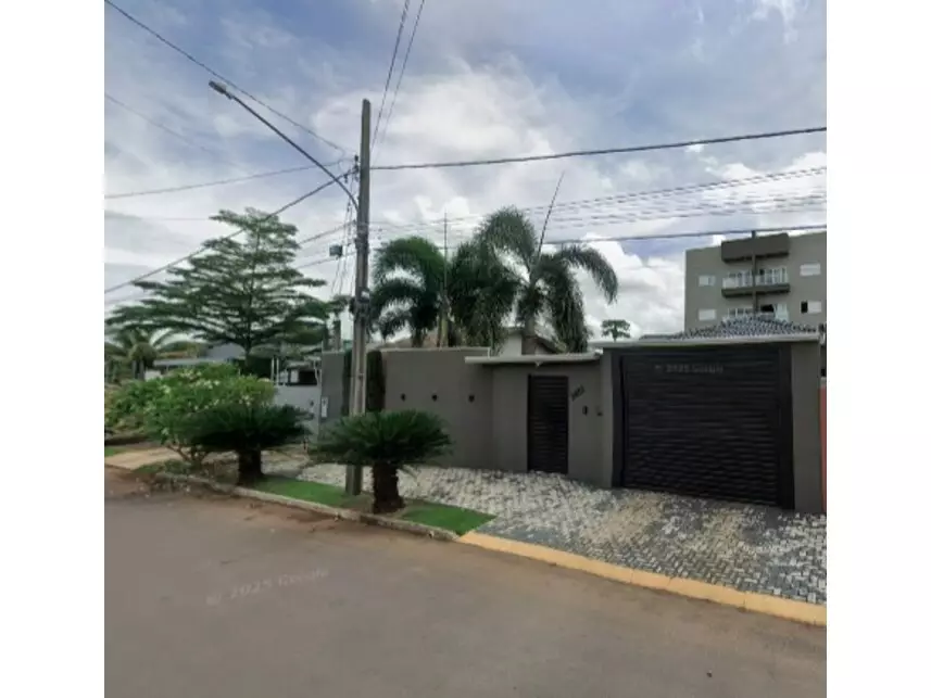 Casa com 175,67m² construídos, ocupada