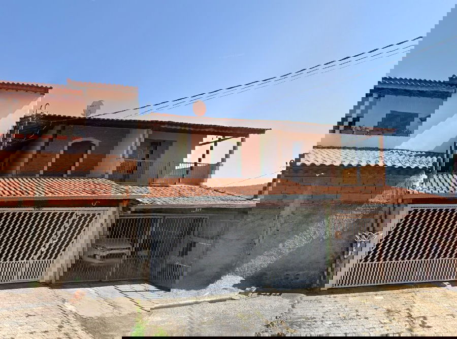 Terreno com área construída de 114m², residencial, desocupado
