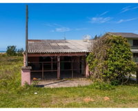 Casa Ocupada com 95,72m² Privativos - Residencial Camarão