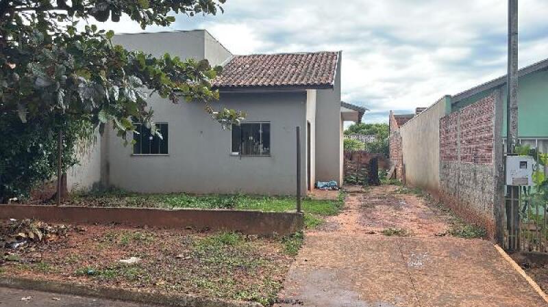 Casa com 2 Quartos e 1 Vaga em Francisco Alves/PR