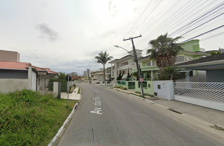 Casa Ocupada de 446m² no Parque Pedra Branca