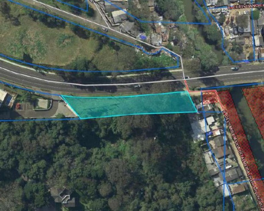 Terreno urbano de 1.903,61 m² sem benfeitorias