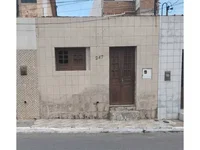 Casa ocupada com 3 quartos, 2 banheiros e 77 m² construída