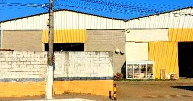 Galpão Amplo com 10 Vagas em Macaé - Oportunidade Única