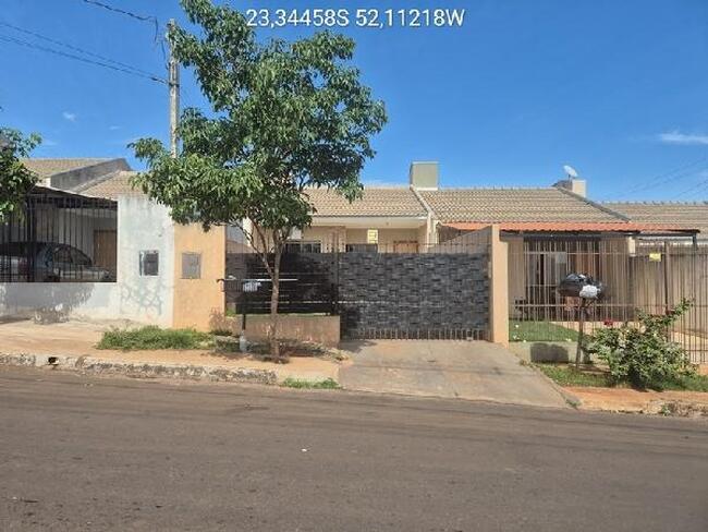 Casa com 2 quartos, 1 banheiro, vaga de garagem e 63m² privativos