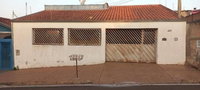 Casa Ocupada com 2 Quartos e 1 Vaga em Américo Brasiliense/SP