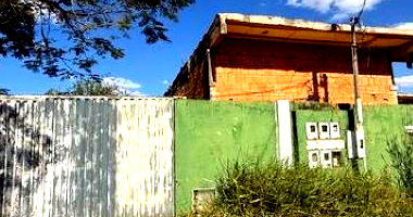 Casa com 2 quartos e 1 vaga em Luziânia/GO