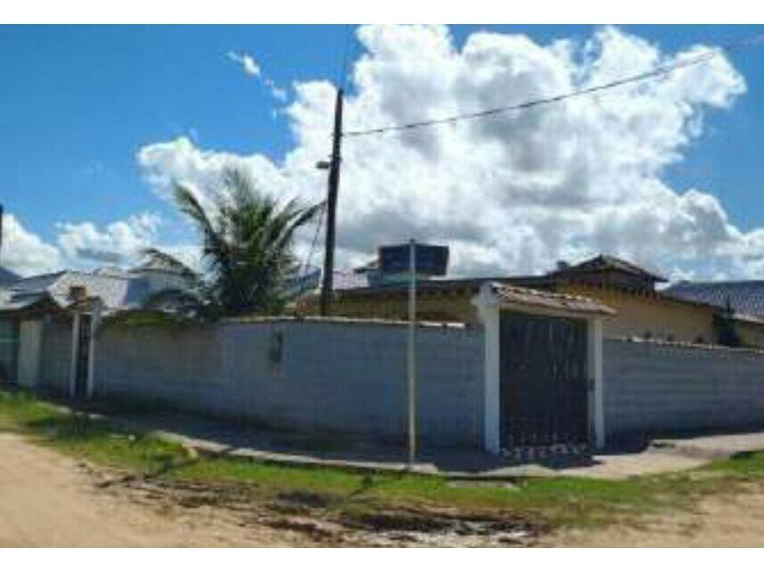 Casa com 190,82m² construídos em terreno de 448m², ocupada