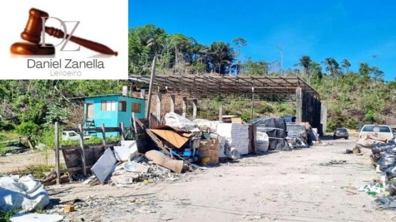 Terreno com Galpão e Construções em Manaus