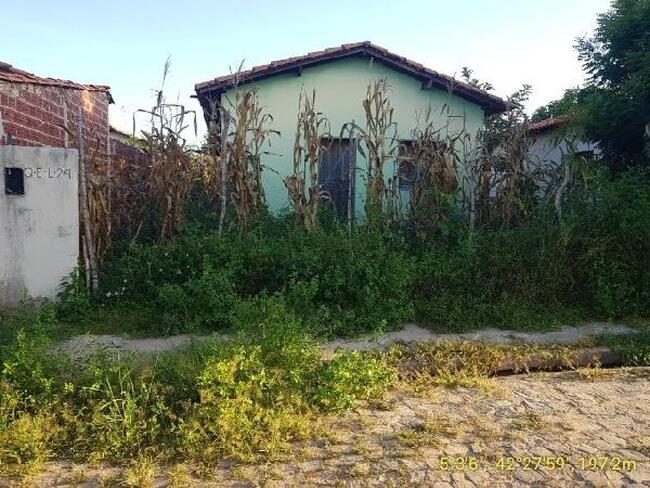Casa com 2 quartos, 1 banheiro, vaga de garagem e 59m² privativos