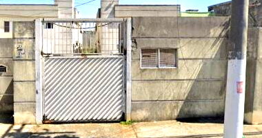 Sobrado em Condomínio com 3 Dormitórios (1 Suíte) e 100m²