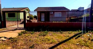 Casa Ocupada com 133m² de Área Construída em Carazinho/RS