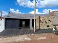Casa 2Q 1B 178m² construída desocupada