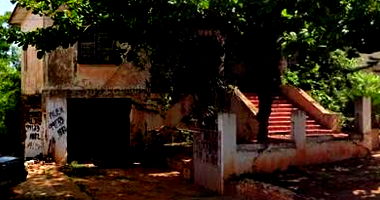 Casa Residencial com Terreno Amplo e Barracão