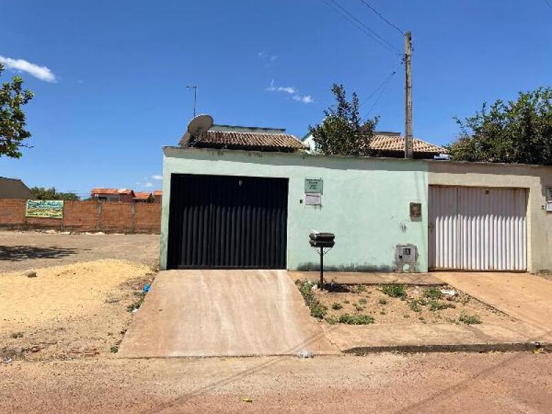 Casa com 2 Quartos e Varanda em Palmas
