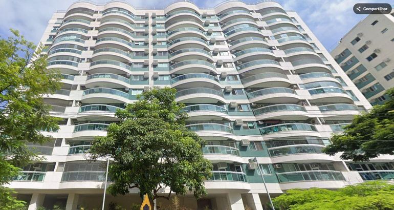 Cobertura com 278m² e vaga na Barra Bonita - RJ