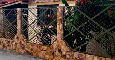 Casa em Leilão com 4 Quartos e 2 Banheiros