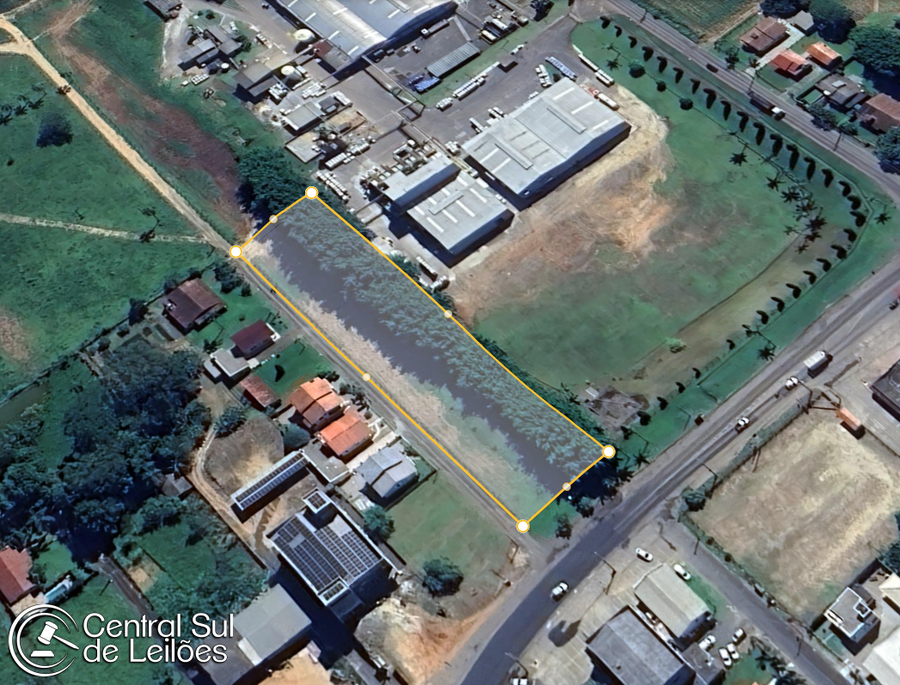 Terreno amplo com 3.656,74m², desocupado, ideal para investimento