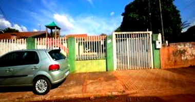 Casa Ocupada com 360m² de Área Total em Toledo/PR