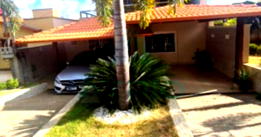 Casa residencial 3 quartos, 1 banheiro, 1 vaga, 77m² construída, ocupada