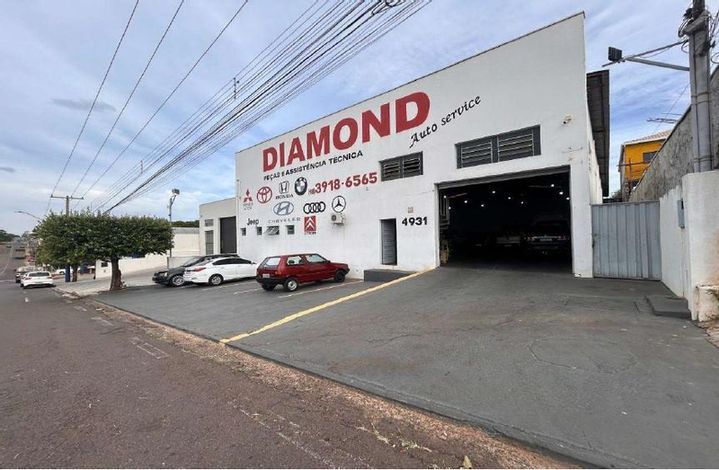 Imóvel comercial com 660 m² de construção, 2 banheiros e área ocupada