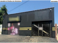 Terreno com benfeitorias e prédio residencial inacabado em Cacoal/RO