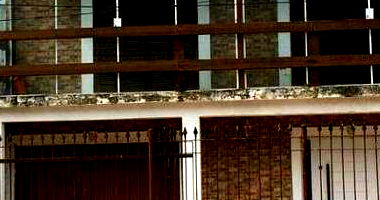 Casa em Leilão com 221m² Construída e 196m² de Terreno