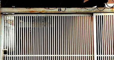 Casa Ocupada com 3 Quartos e 2 Banheiros em Ribeirão das Neves