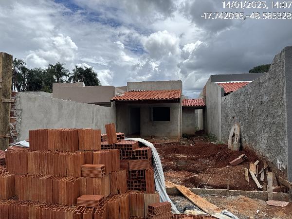 Casa 2 quartos, 1 banheiro, 69.9m² construída, terreno 180m²