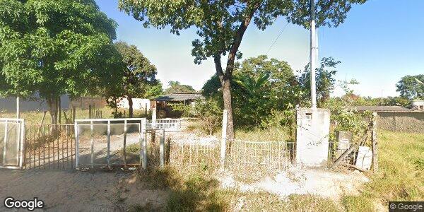 Casa com terreno de 364m², 1 quarto, 1 banheiro, vaga