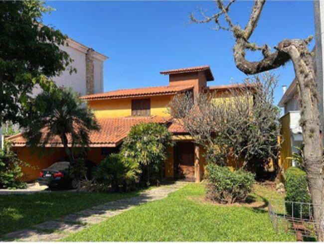 Direitos de Sobrado com 5 dorms (3 suítes) em Alphaville Residencial 10