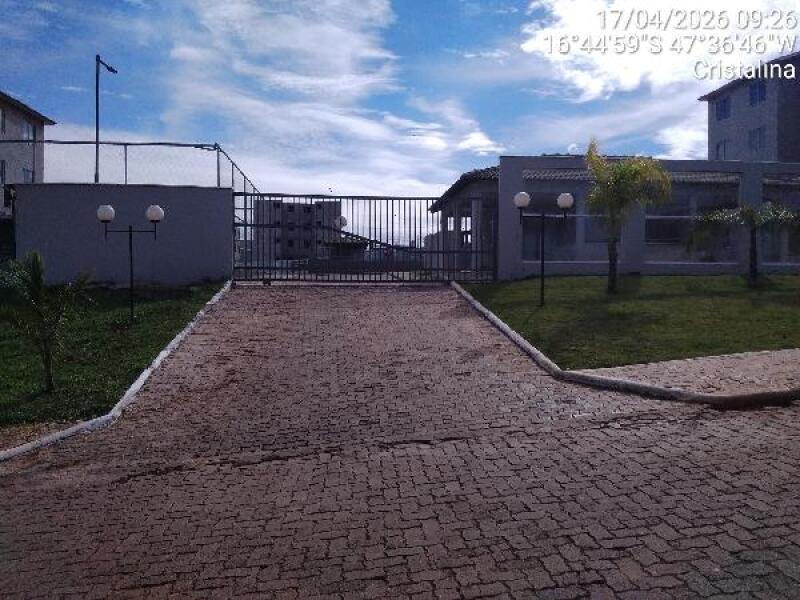 Apartamento com 2 Quartos e Vaga de Garagem em Condomínio