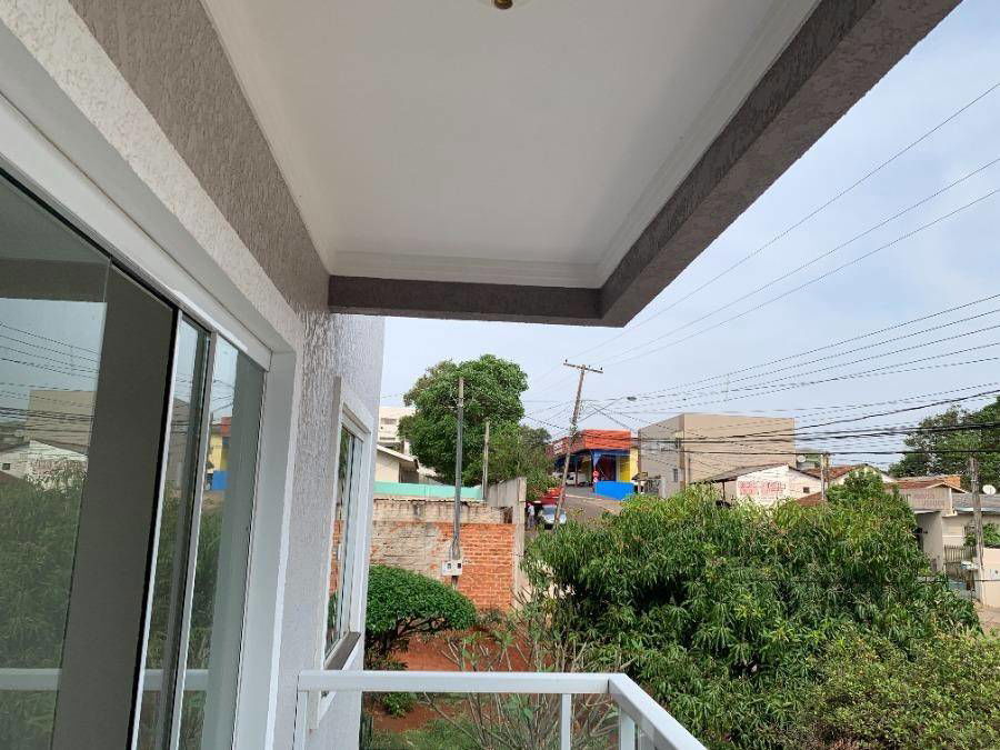 Casa ocupada com 114 m² de área construída, condomínio sem vaga