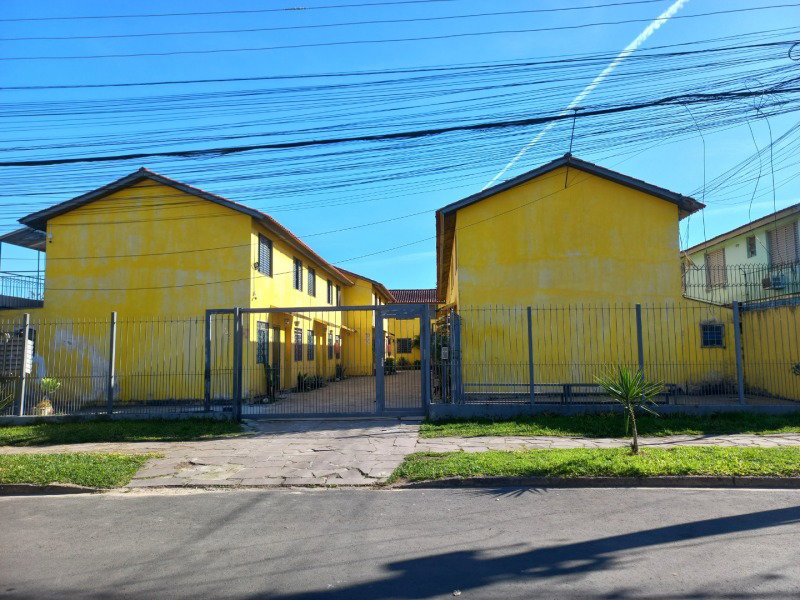 Casa com 2 pavimentos, 61,18m², 2 quartos, 1 banheiro, ocupada