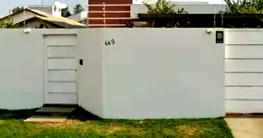 Casa com 168m² construída e terreno de 450m², imóvel ocupado