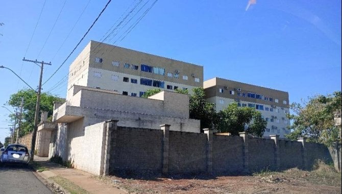 Apartamento com 3 quartos e 2 banheiros em Pereira Barreto