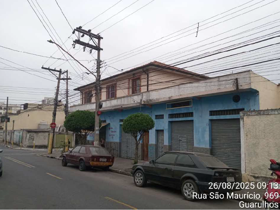 Casa e 3 Prédios Comerciais em Guarulhos - 291,66m²