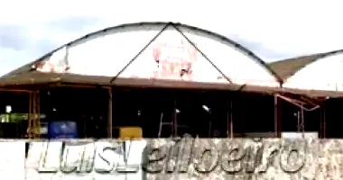 Imóvel Comercial com 3 Quartos e 2 Banheiros