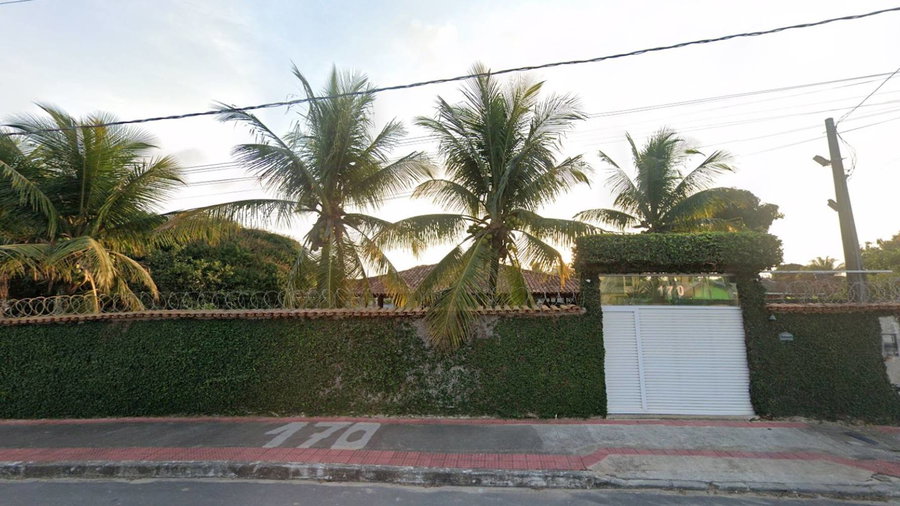 Casa com Piscina e Edícula em Vila Velha/ES