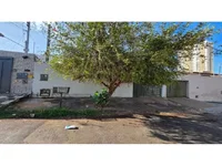 Casa ampla com 269m² construída e terreno de 300m², ocupada
