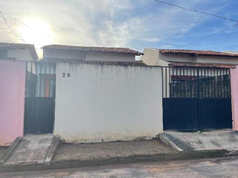 Casa 2 quartos, 1 banheiro, 1 vaga, 58.58m² construída, desocupada