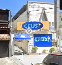Imóvel comercial com 16 cômodos, salas de aula, banheiros, quadra e cozinha